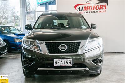 2017 Nissan Pathfinder - Thumbnail