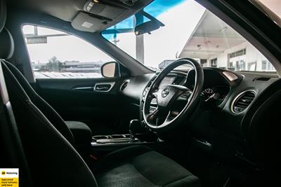2017 Nissan Pathfinder - Thumbnail