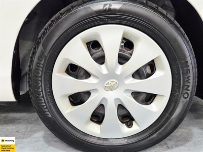2014 Toyota Aqua - Thumbnail