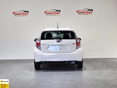 2014 Toyota Aqua - Thumbnail