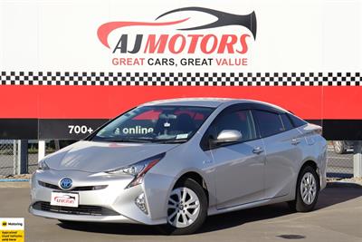 2016 Toyota Prius - Thumbnail