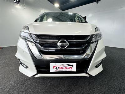 2017 Nissan Serena - Thumbnail