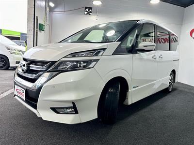2017 Nissan Serena - Thumbnail