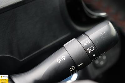2015 Toyota Aqua - Thumbnail