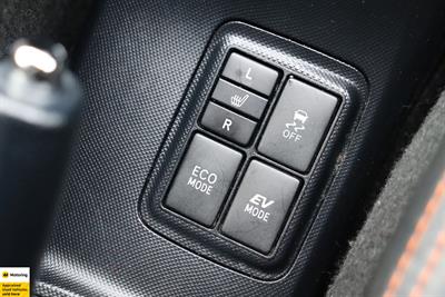 2015 Toyota Aqua - Thumbnail