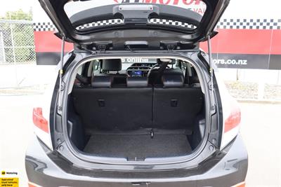 2015 Toyota Aqua - Thumbnail