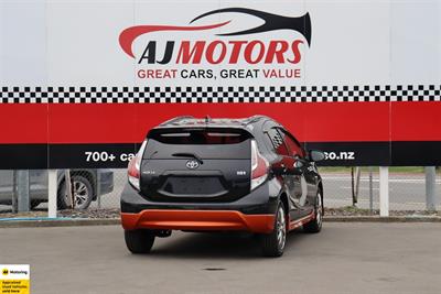 2015 Toyota Aqua - Thumbnail