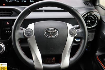 2015 Toyota Aqua - Thumbnail