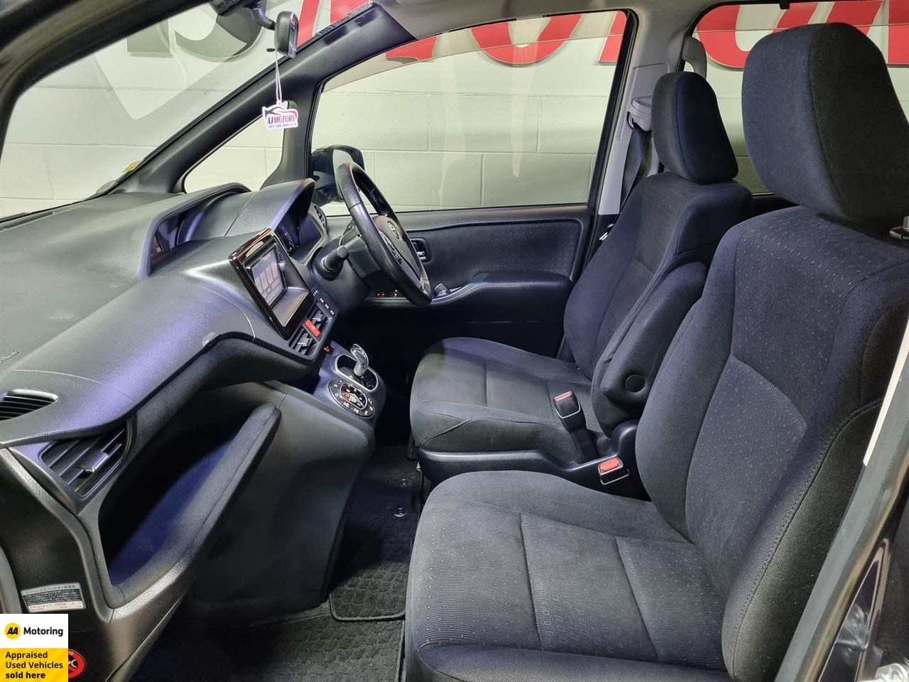 2014 Toyota Voxy