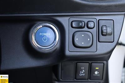 2015 Toyota Aqua - Thumbnail