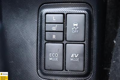 2015 Toyota Aqua - Thumbnail