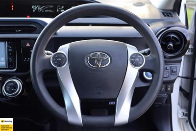 2015 Toyota Aqua - Thumbnail