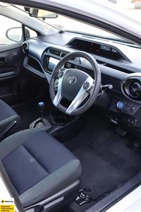 2015 Toyota Aqua - Thumbnail