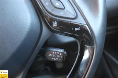 2018 Toyota C-HR - Thumbnail