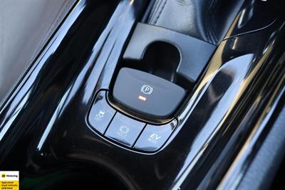 2018 Toyota C-HR - Thumbnail