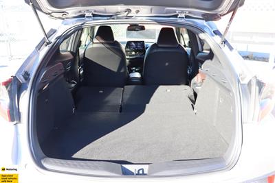 2018 Toyota C-HR - Thumbnail