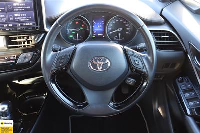 2018 Toyota C-HR - Thumbnail