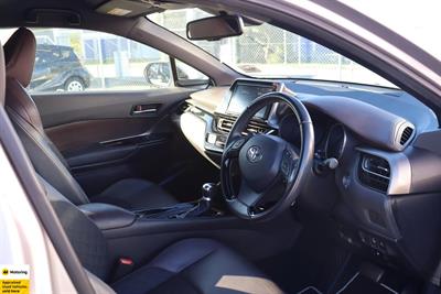 2018 Toyota C-HR - Thumbnail