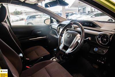 2016 Toyota Aqua - Thumbnail