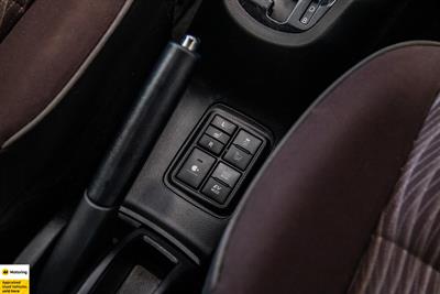 2016 Toyota Aqua - Thumbnail