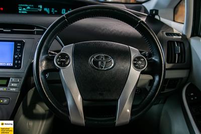 2014 Toyota Prius - Thumbnail