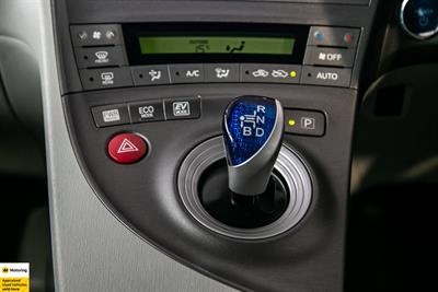 2014 Toyota Prius - Thumbnail