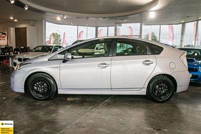 2014 Toyota Prius - Thumbnail