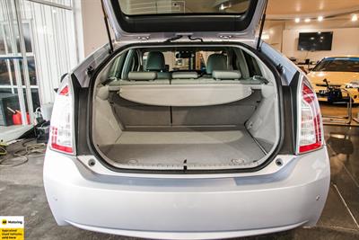 2014 Toyota Prius - Thumbnail