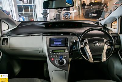 2014 Toyota Prius - Thumbnail