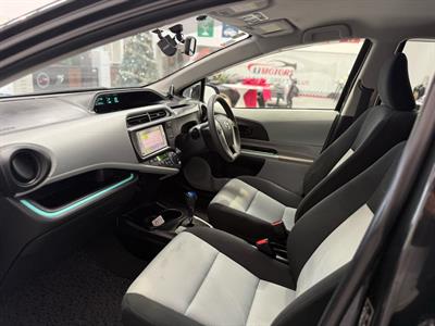 2012 Toyota Aqua - Thumbnail