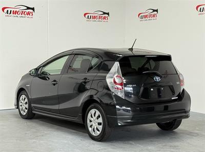 2012 Toyota Aqua - Thumbnail