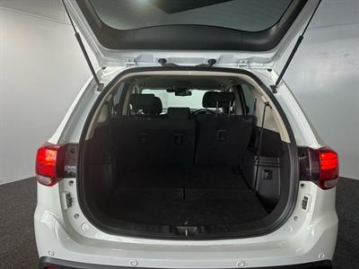 2020 Mitsubishi Outlander - Thumbnail
