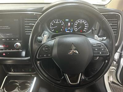 2020 Mitsubishi Outlander - Thumbnail