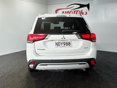 2020 Mitsubishi Outlander - Thumbnail
