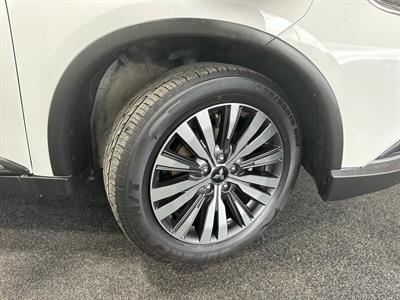 2020 Mitsubishi Outlander - Thumbnail