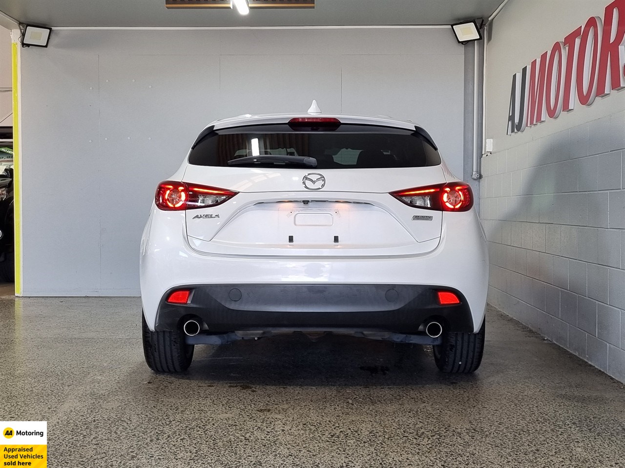 2014 Mazda Axela