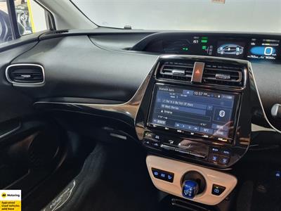 2019 Toyota Prius - Thumbnail