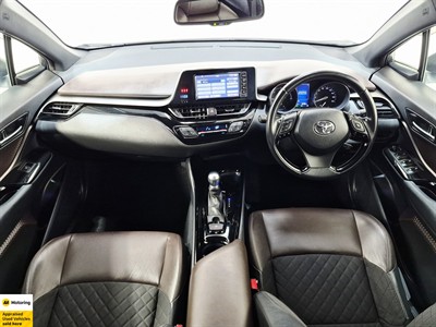 2017 Toyota C-HR - Thumbnail