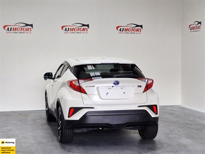 2017 Toyota C-HR - Thumbnail
