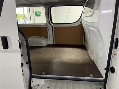 2020 Toyota Hiace - Thumbnail