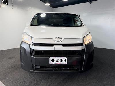 2020 Toyota Hiace - Thumbnail
