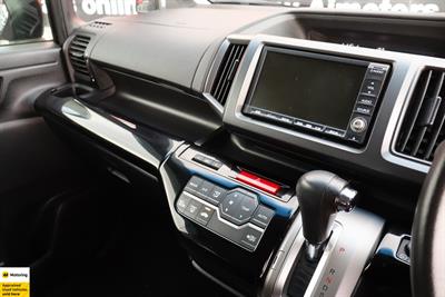 2012 Honda Step Wagon - Thumbnail
