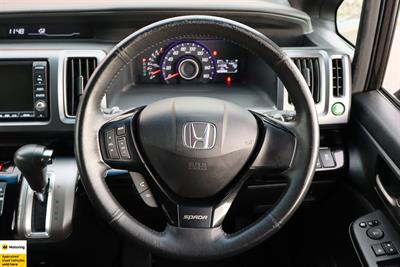 2012 Honda Step Wagon - Thumbnail