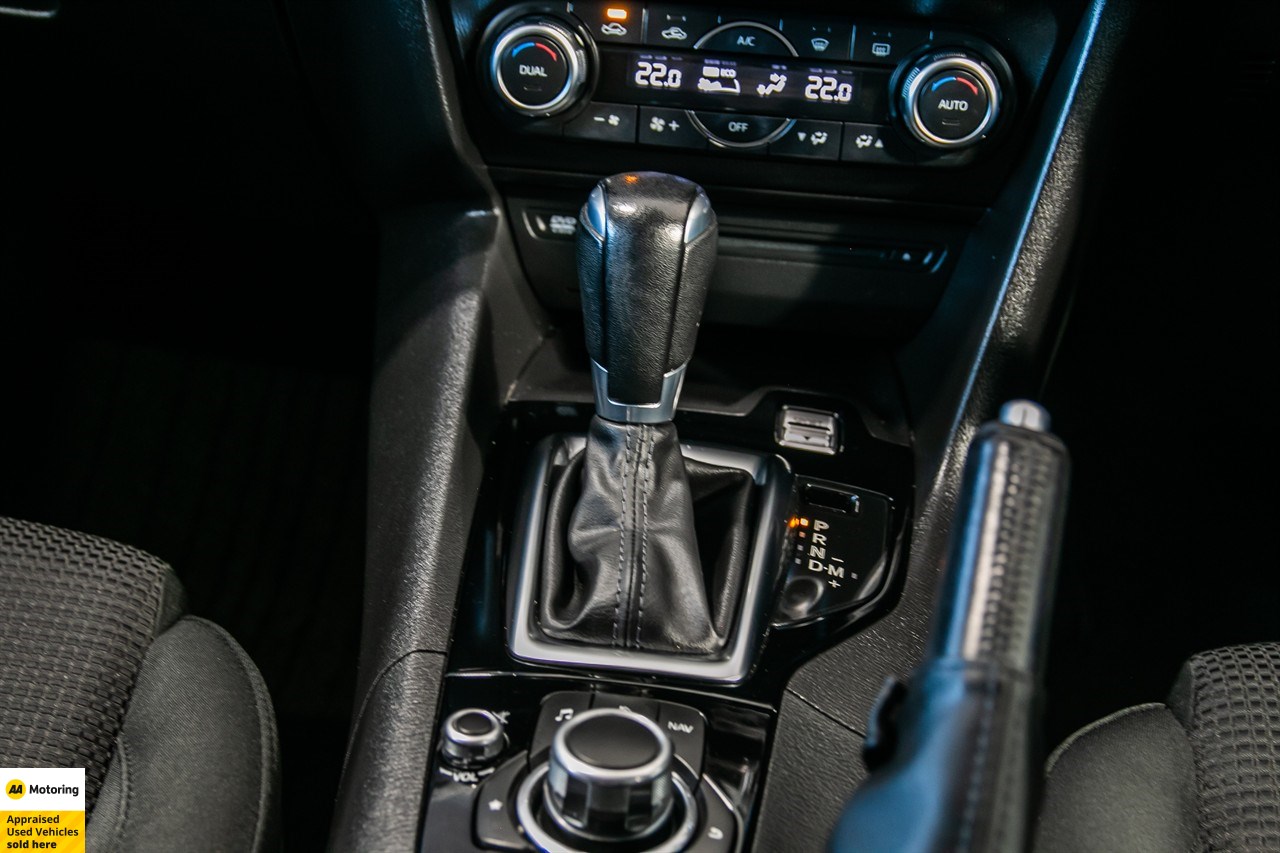 2016 Mazda Axela