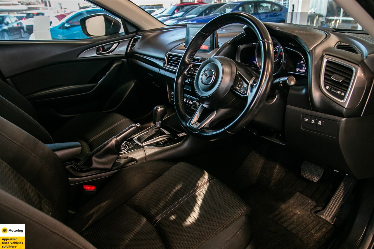 2016 Mazda Axela