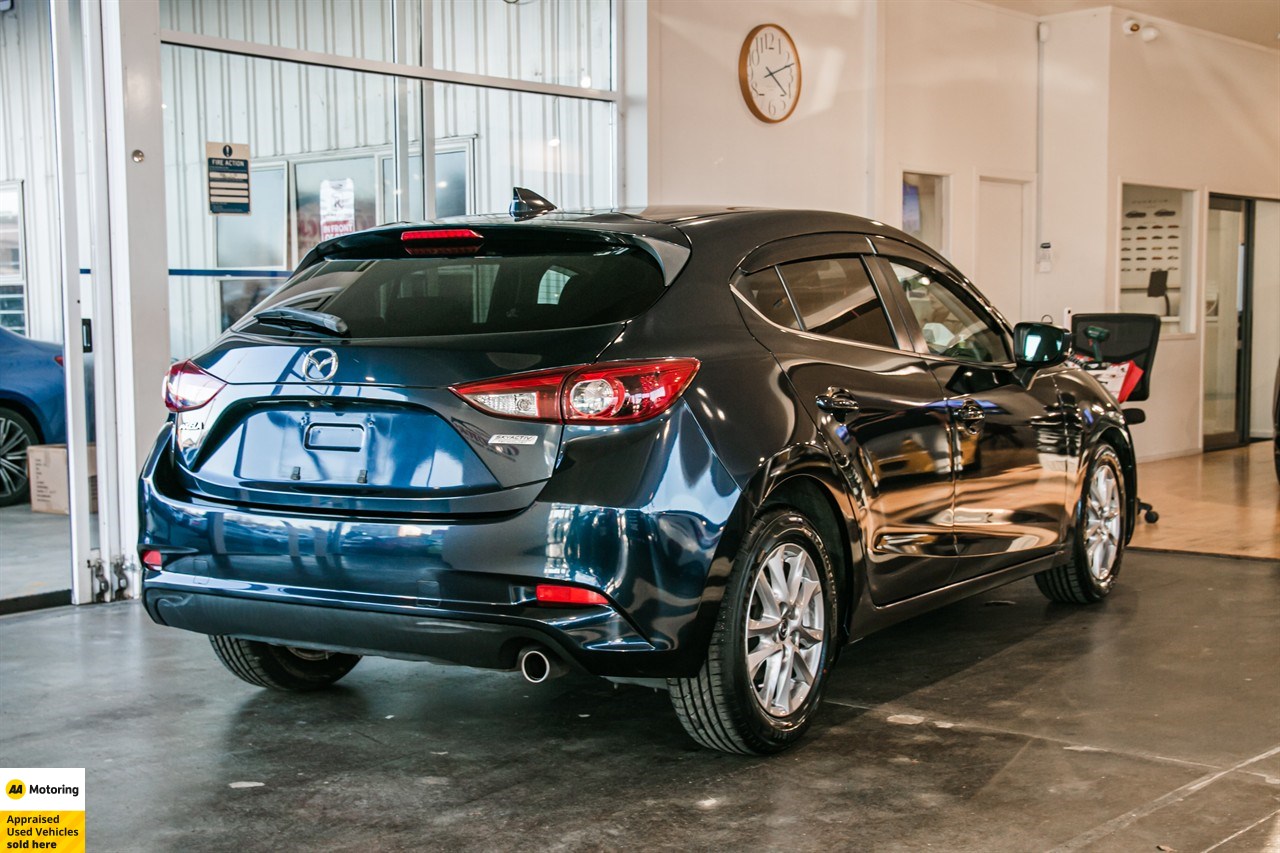 2016 Mazda Axela