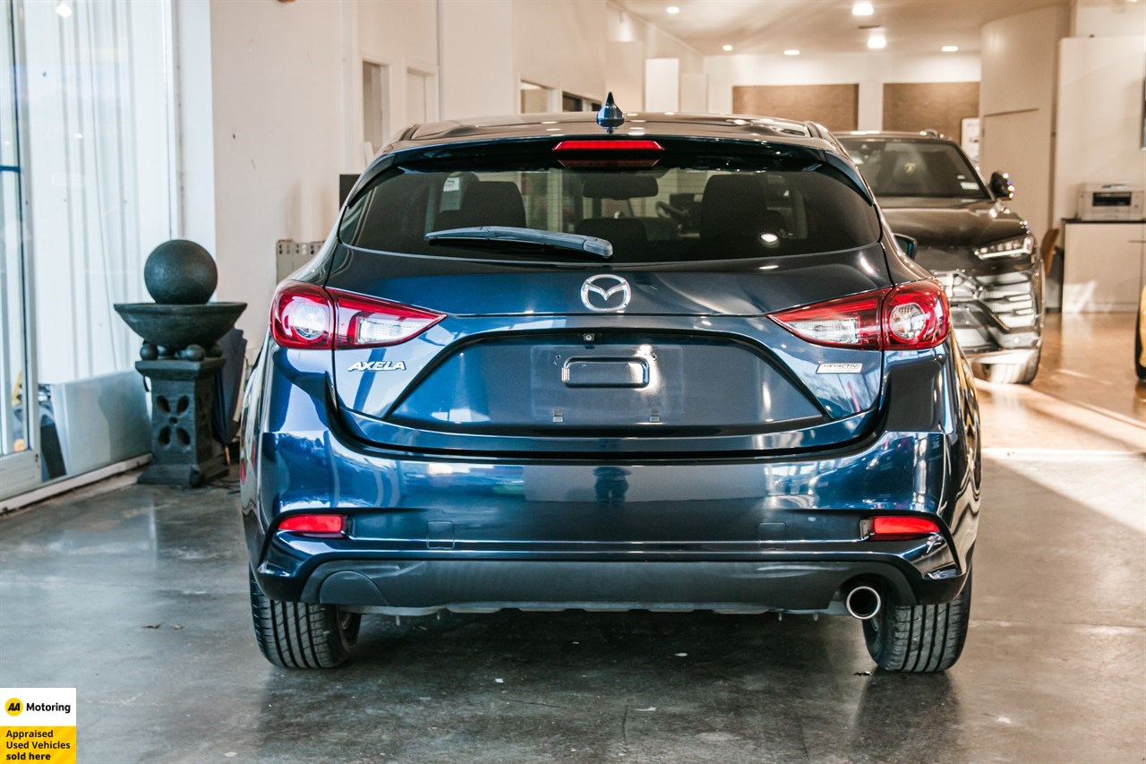 2016 Mazda Axela