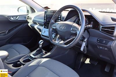 2022 Hyundai IONIQ - Thumbnail