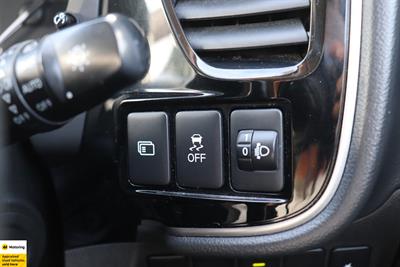 2021 Mitsubishi Outlander - Thumbnail