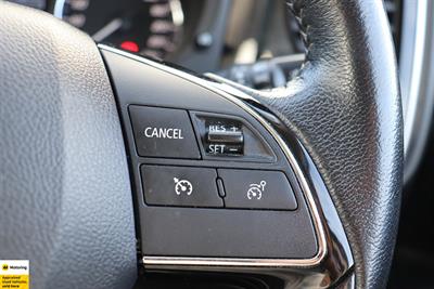 2021 Mitsubishi Outlander - Thumbnail